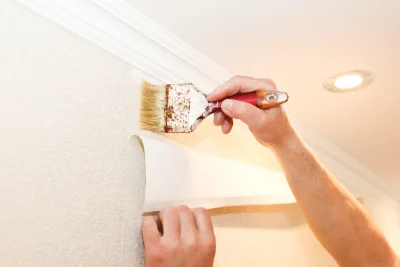 Pose de papier peint à Lavercantière — revêtements muraux et toiles de verre